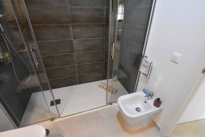 Image No.22-2 Bed Apartment for sale