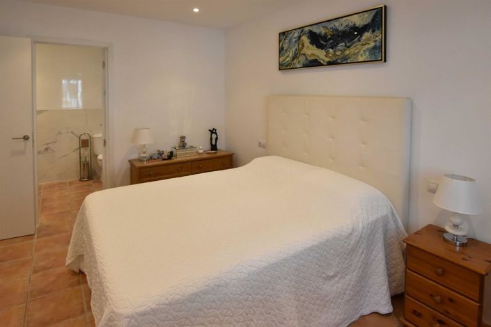 Image No.26-3 Bed Villa for sale