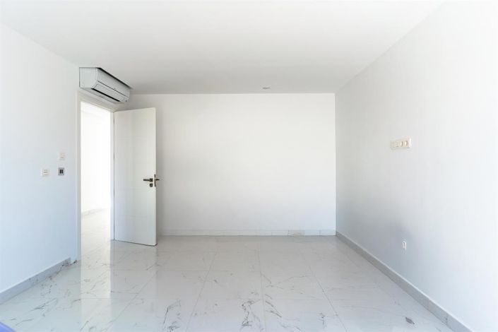 Image No.18-4 Bed Villa for sale