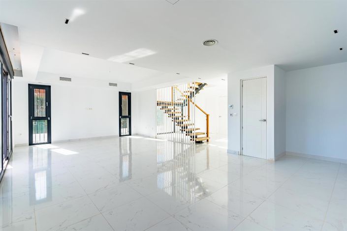 Image No.30-4 Bed Villa for sale