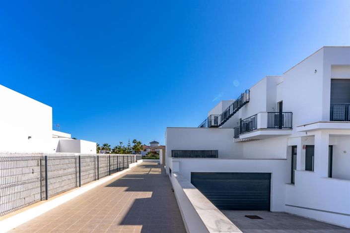 Image No.8-4 Bed Villa for sale