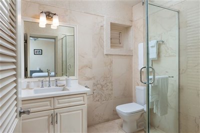 littlegoodharbourbathroom3