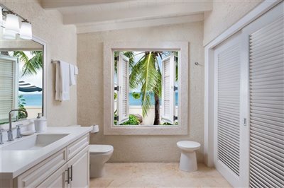 littlegoodharbourscenicbathroom1