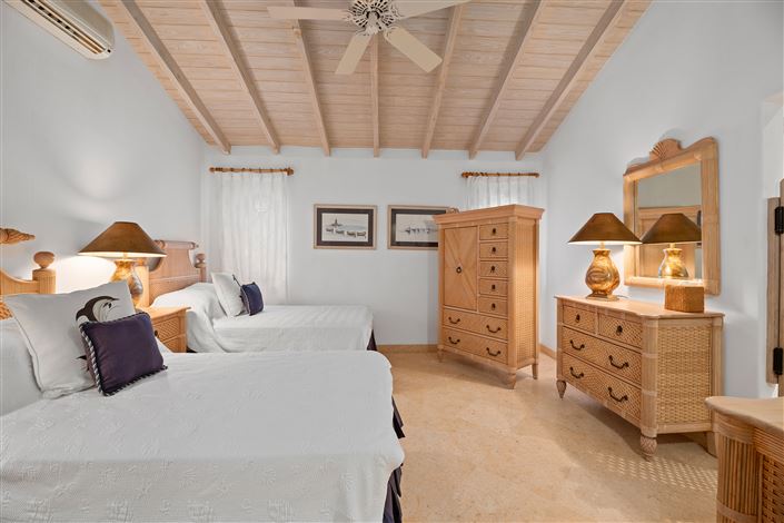 Image No.7-6 Bed Villa for sale