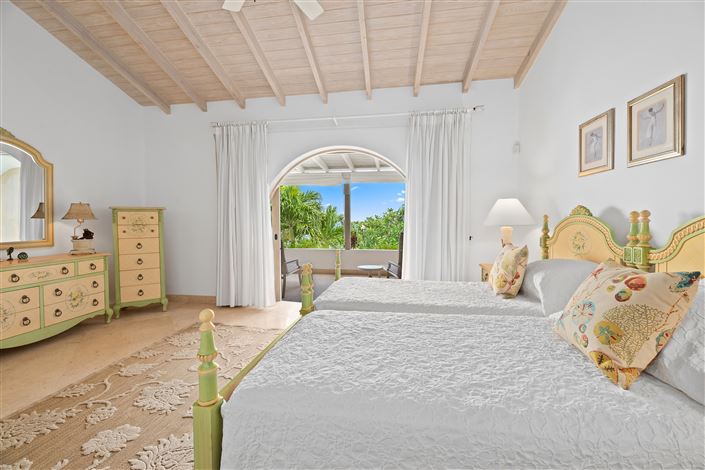 Image No.9-6 Bed Villa for sale