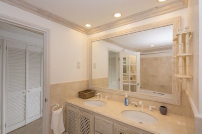 psc329doublevanity15