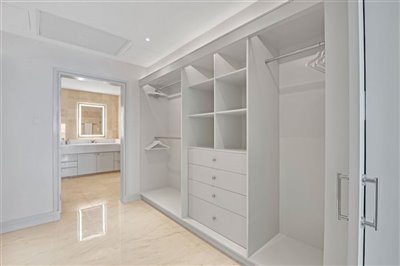 portico5and6walkincloset