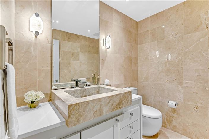 Image No.15-6 Bed Apartment for sale