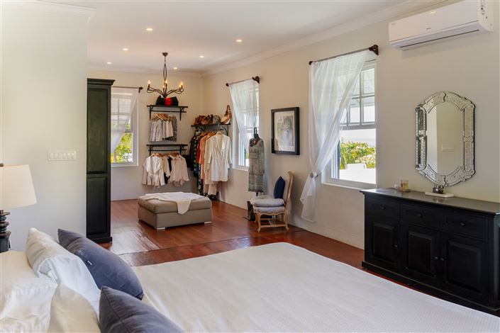 Image No.6-6 Bed Villa for sale