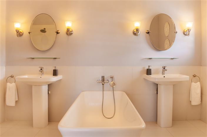 Image No.8-6 Bed Villa for sale