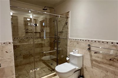 claridges10guestbathroom2
