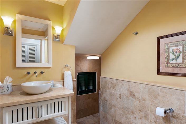 Image No.20-4 Bed Property for sale