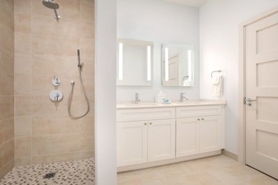 ylangylangvillasbathroom2