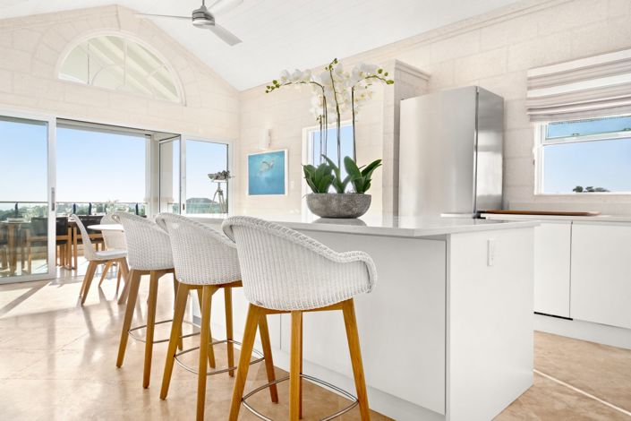 Image No.10-3 Bed Property for sale