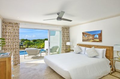 mahogany-heights-poolside-bedroom