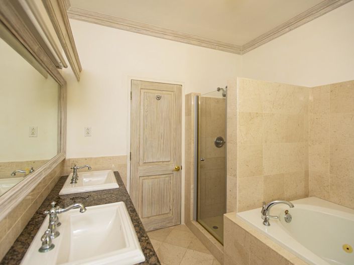 Image No.20-5 Bed Villa for sale