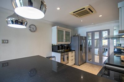 waterside20304-kitchen-to-patio-03