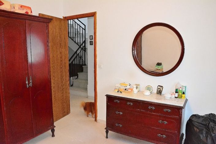 Image No.13-4 Bed Townhouse for sale