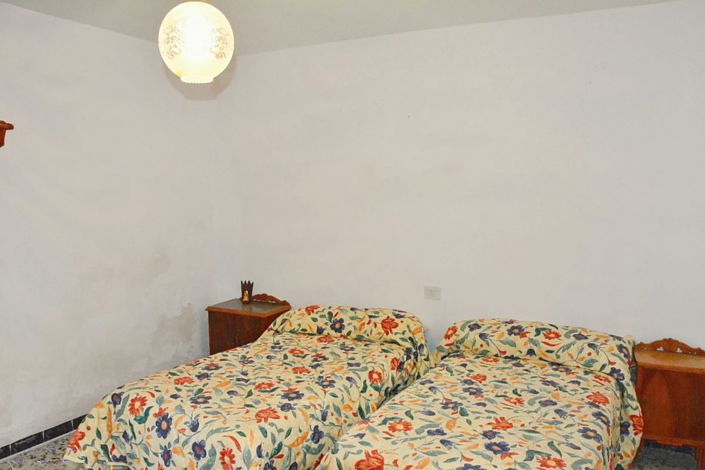 Image No.11-3 Bed Townhouse for sale