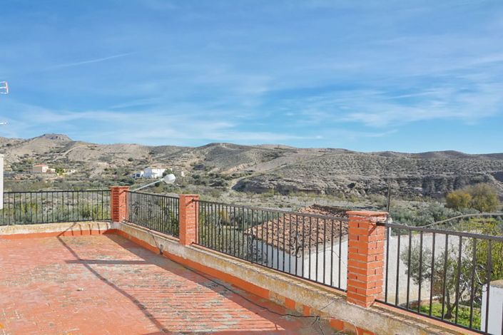 Image No.16-3 Bed Townhouse for sale