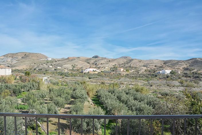 Image No.19-3 Bed Townhouse for sale