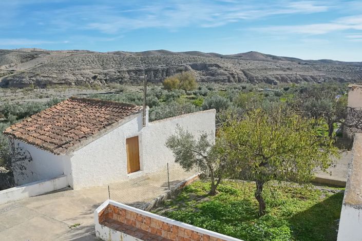 Image No.21-3 Bed Townhouse for sale