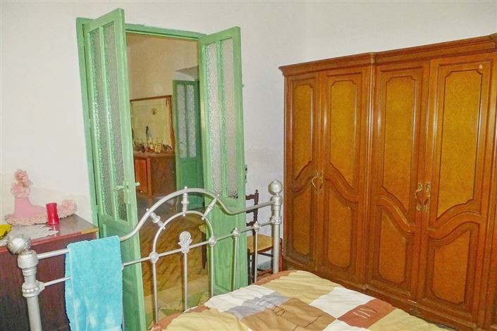 Image No.14-4 Bed Townhouse for sale