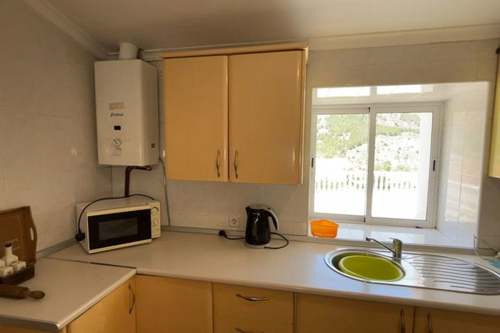 Image No.9-2 Bed Townhouse for sale