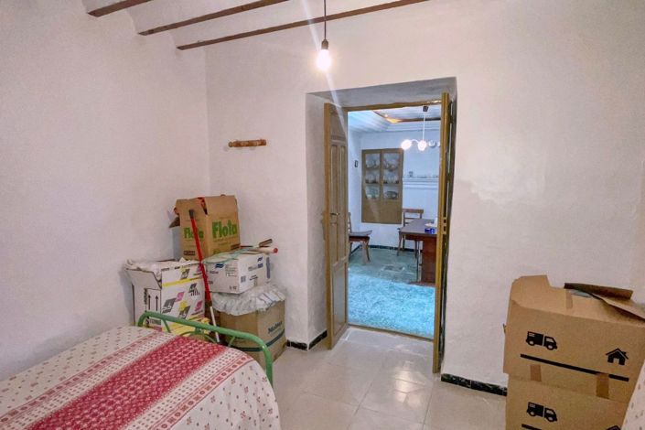 Image No.13-5 Bed Townhouse for sale