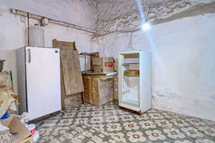 Image No.16-5 Bed Townhouse for sale