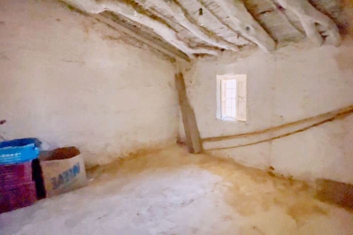 Image No.28-5 Bed Townhouse for sale