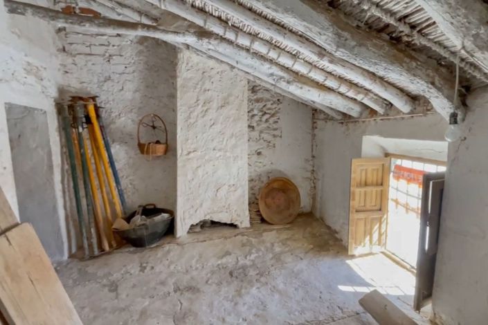 Image No.34-5 Bed Townhouse for sale