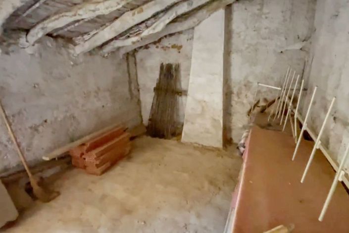 Image No.37-5 Bed Townhouse for sale