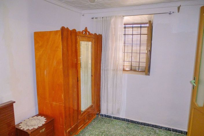 Image No.8-5 Bed Townhouse for sale