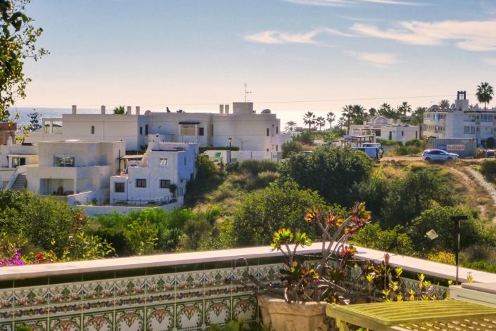 Image No.20-5 Bed Maisonette for sale