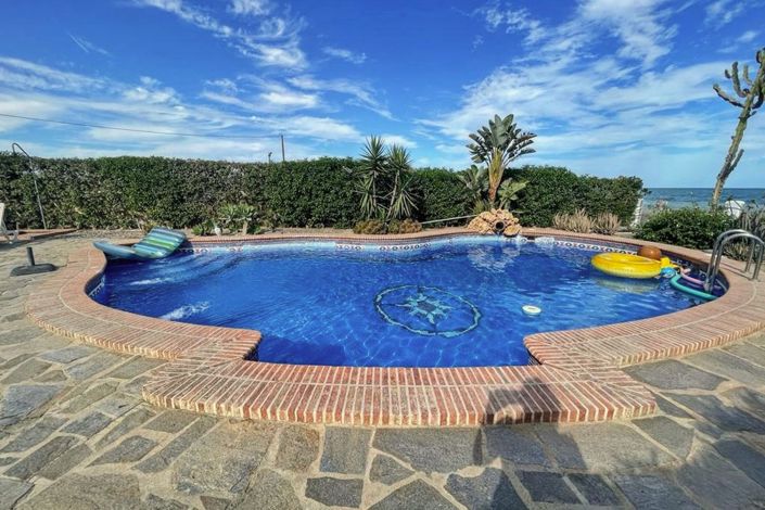 Image No.36-5 Bed Villa for sale