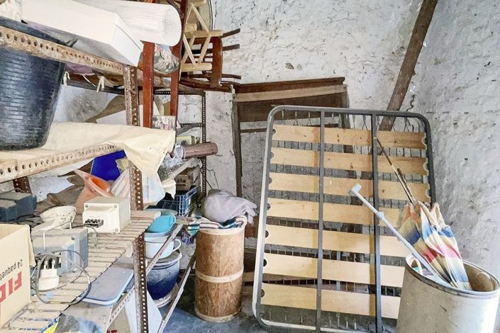 Image No.24-8 Bed Townhouse for sale