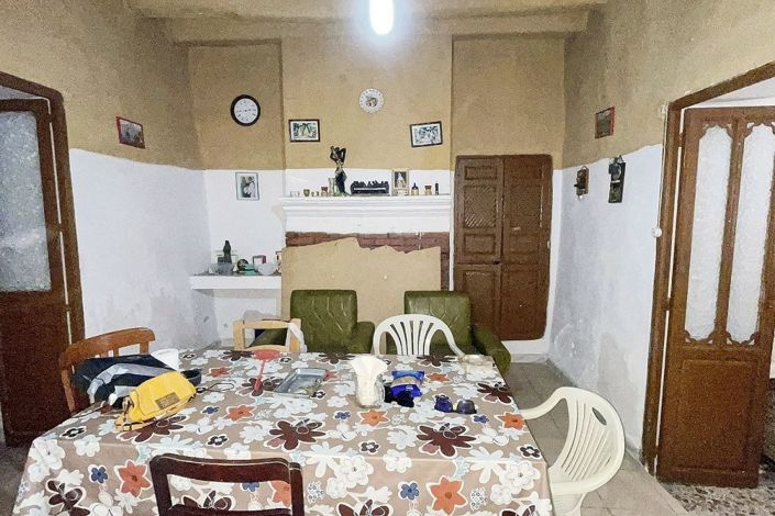 Image No.4-8 Bed Townhouse for sale