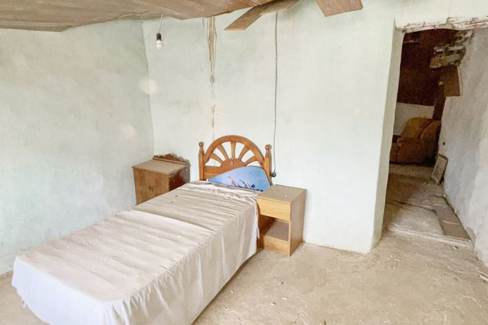 Image No.17-4 Bed Townhouse for sale