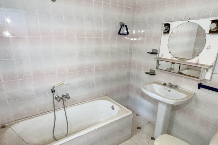 Image No.19-4 Bed Townhouse for sale