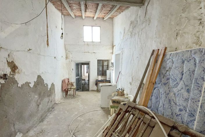 Image No.20-4 Bed Townhouse for sale