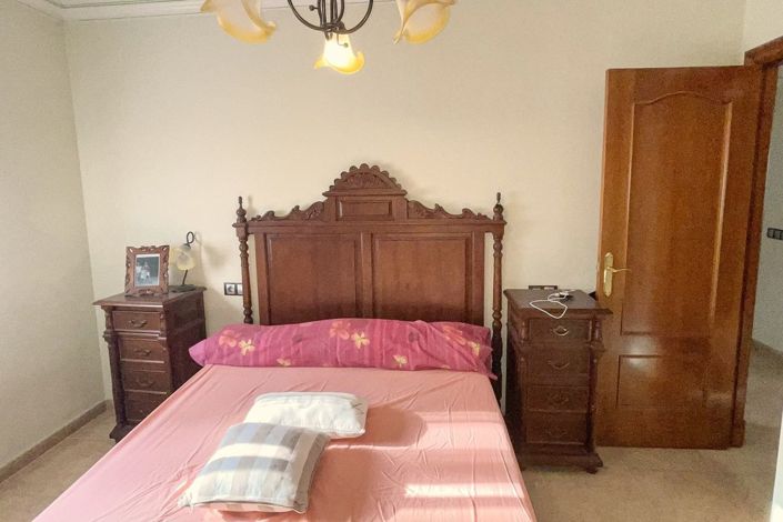 Image No.13-3 Bed Apartment for sale