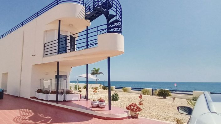 Image No.25-2 Bed Maisonette for sale