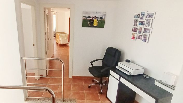 Image No.9-2 Bed Maisonette for sale