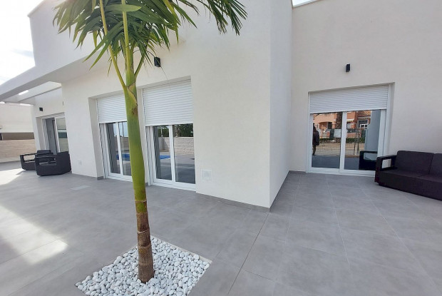 Image No.8-3 Bed Chalet for sale