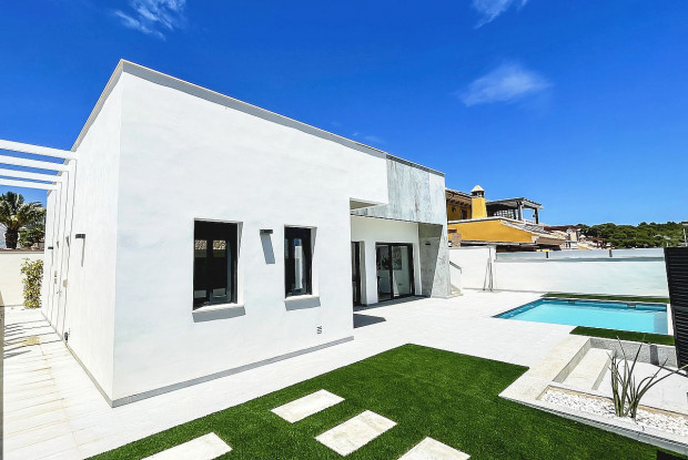 Image No.9-3 Bed Villa for sale