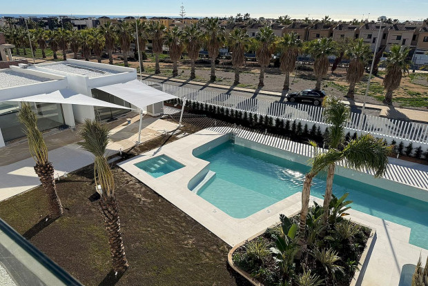 Image No.10-3 Bed Apartment for sale