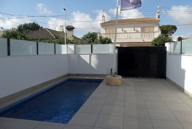 Image No.10-3 Bed Townhouse for sale