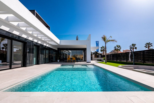 Image No.10-3 Bed Villa for sale