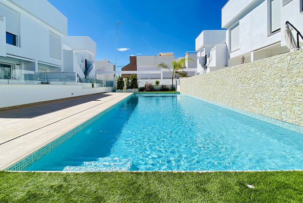 Image No.10-3 Bed Bungalow for sale